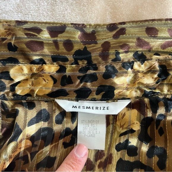 Vintage Gold & Black Leopard Print Silk Shirt - Picture 3 of 4